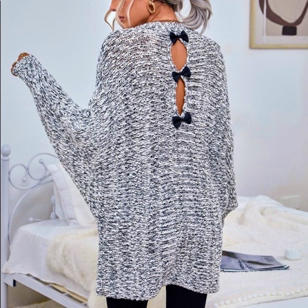 NWT! MARLED KNIT CUT OUT BOW BACK BATWING SLEEVE SWEATER!